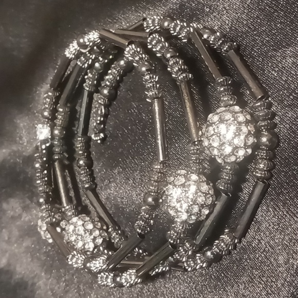Black & silver wrap bracelet. crystals with metal blackened beads - Picture 3 of 5
